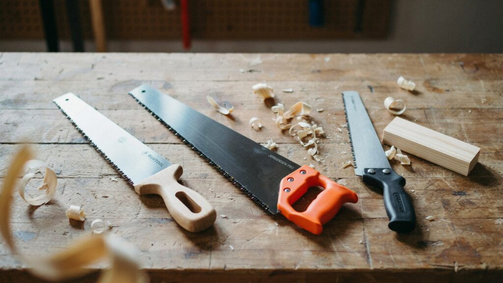 Best Hand Saw for Cutting Wood